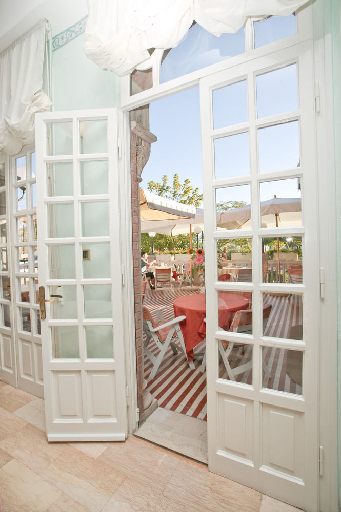 Hotel Atlantica Cesenatico Esterno foto